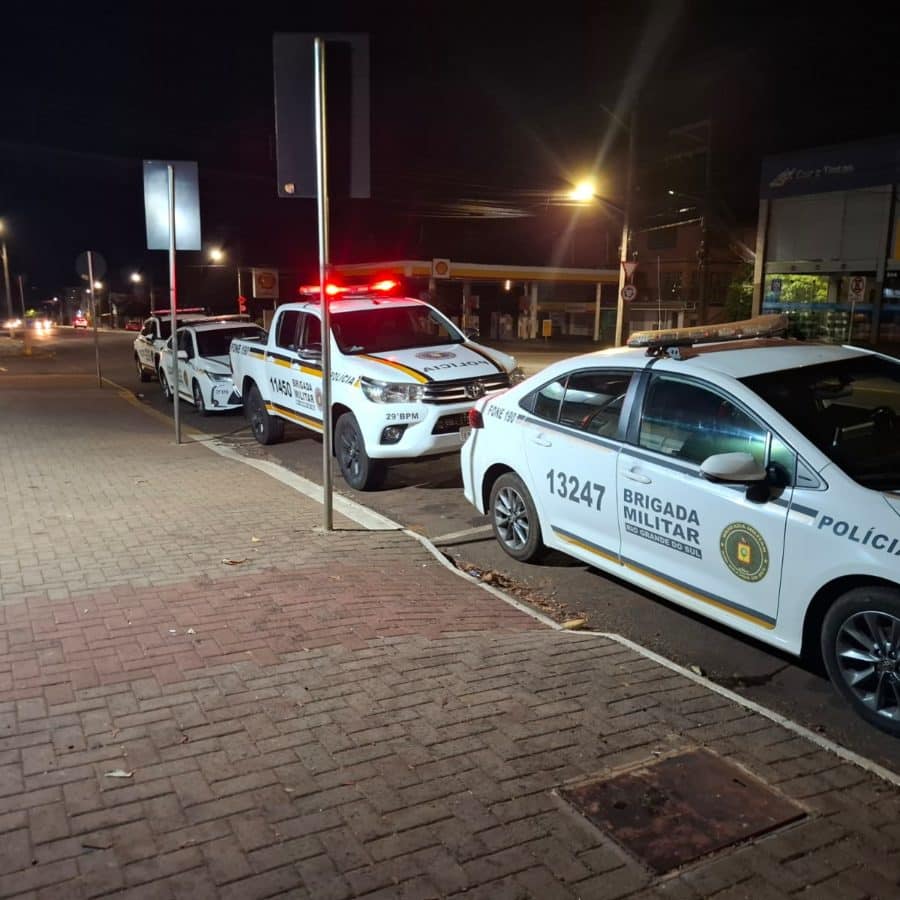 Dupla é detida após danificar pneus de três veículos próximo ao Fórum de IjuíRPI – Rádio Progresso de Ijuí