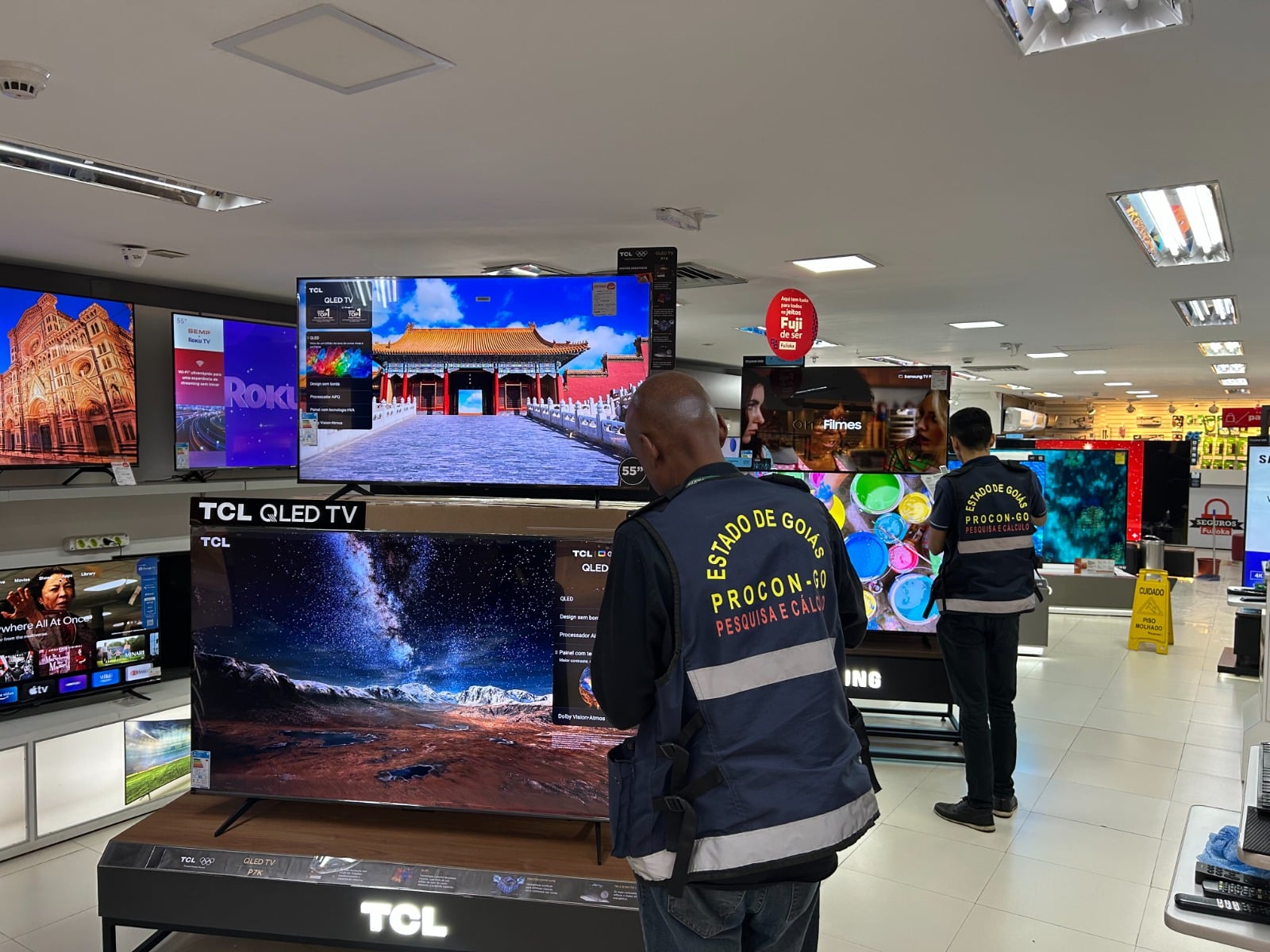 Pesquisa do Procon Goiás aponta variação de até 226% nos preços de presentes de Natal