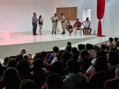 Grupo de Teatro da PM realiza apresentações em Lauro de Freitas | SECOM