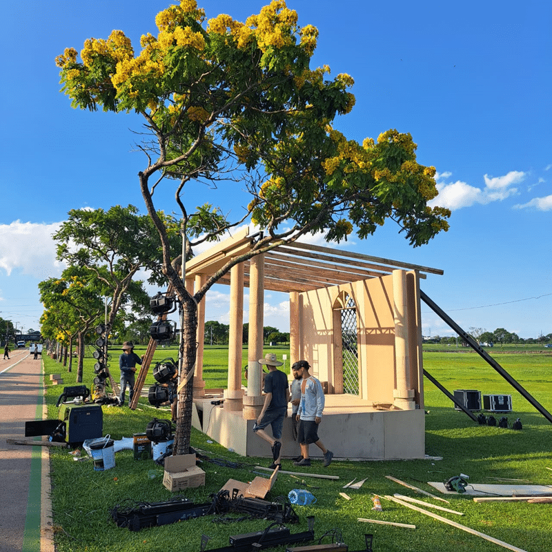 Circuito de Natal do Parque Náutico e shows na Rua Bley Zornig são os destaques de sexta-feira