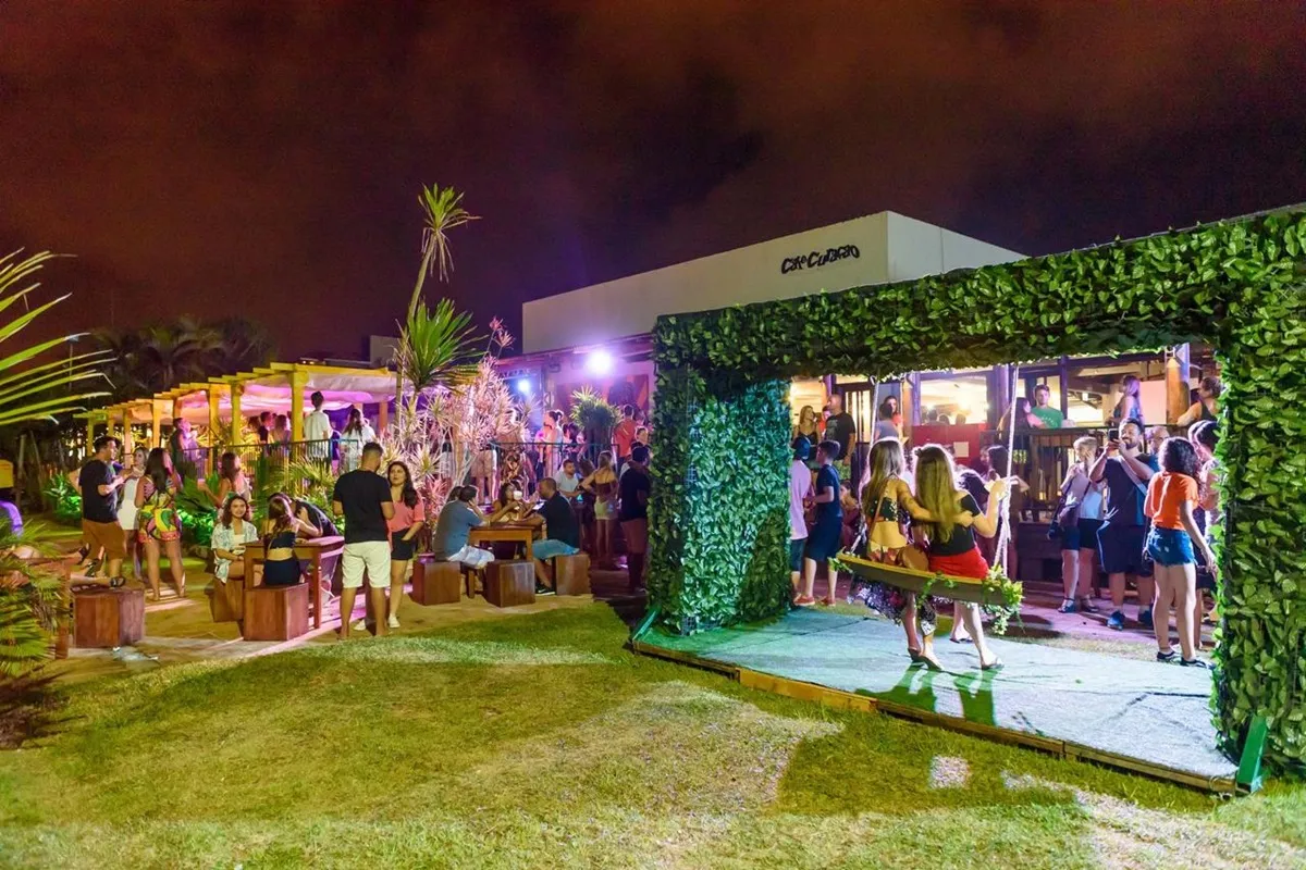 Café Curaçao divulga programação de shows para o Verão 2026