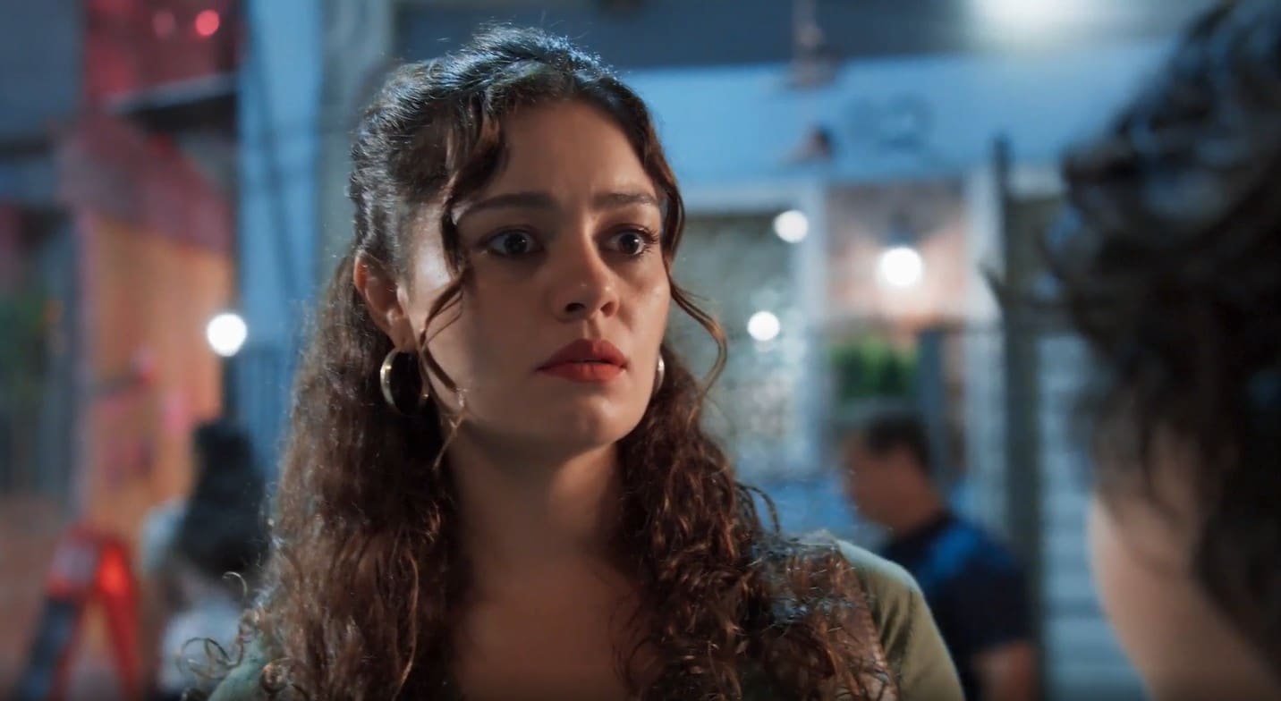 Três Graças: Gerluce fica surpresa com segredo da estátua - Gshow