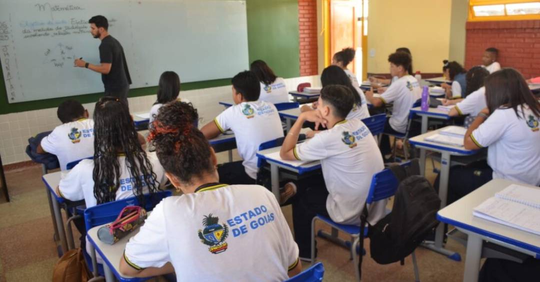 Governo de Goiás anuncia pacote de incentivos a profissionais da Educação e estudantes