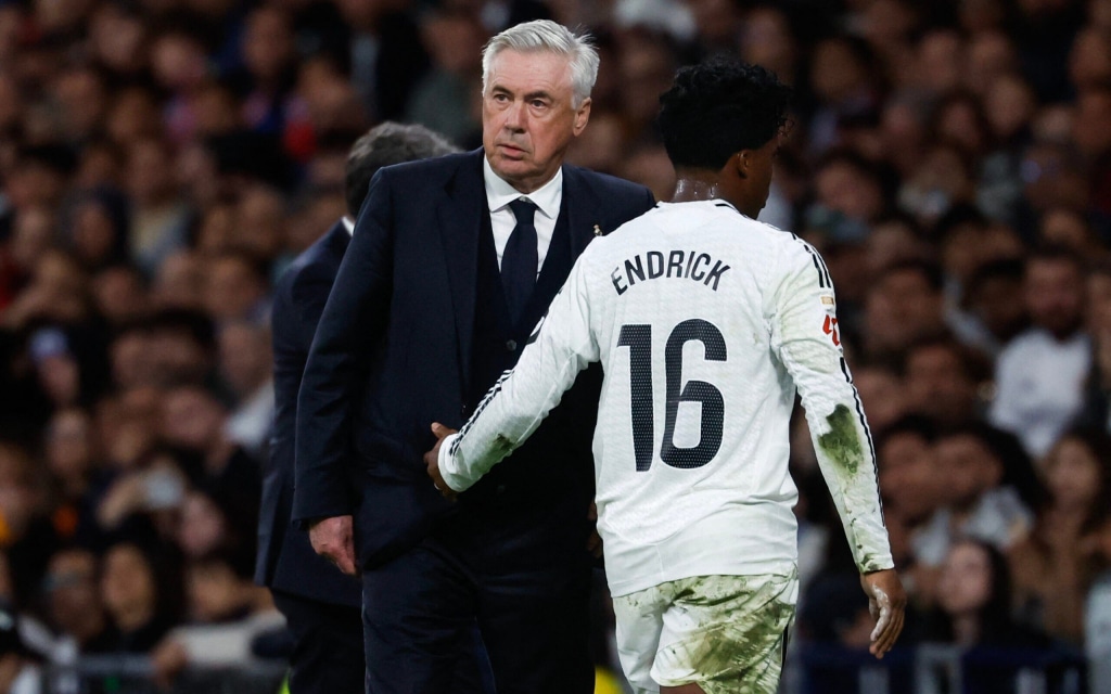 Endrick desembarca na França e bate recorde em rede social do Lyon antes de estrear