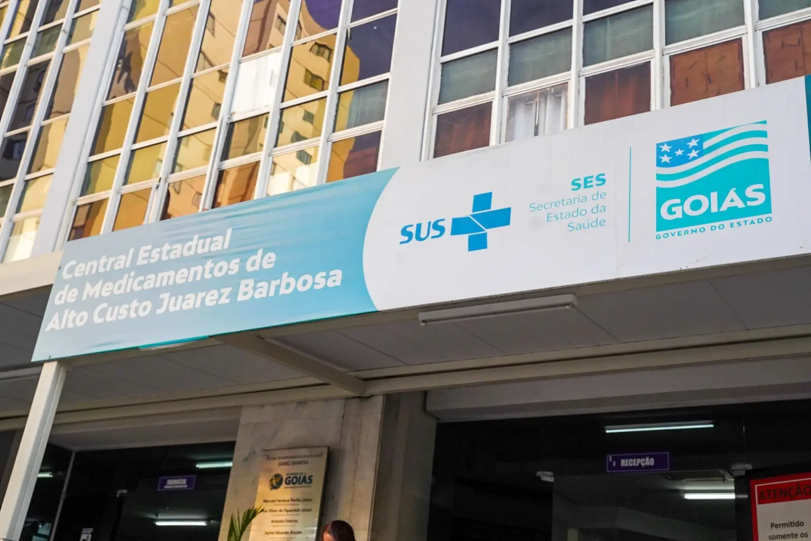 Governo de Goiás amplia entrega de medicamentos de alto custo