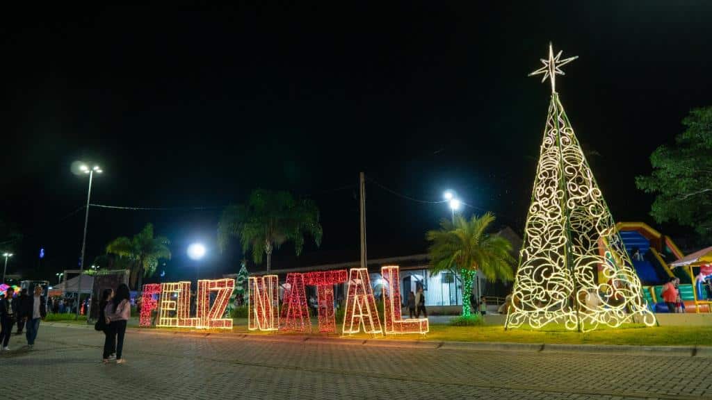 Programação natalina tem shows de talentos locais na Praça Sete de Setembro