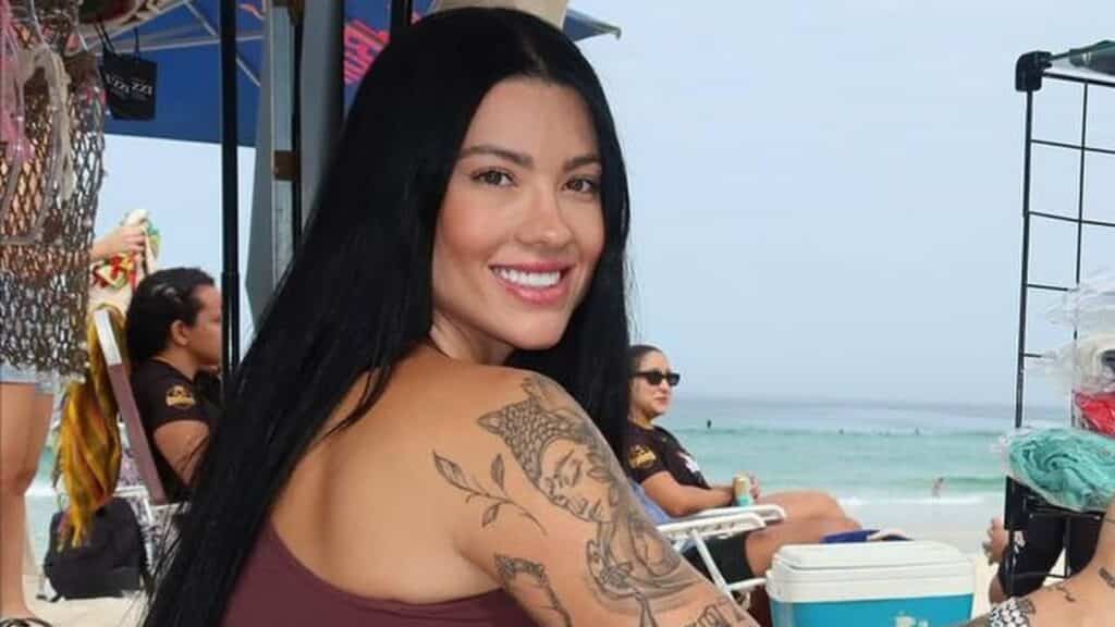 Unidos de Vila Isabel anuncia afastamento de Rayane Figliuzzi do posto de musa e cita "ato de preconceito"; leia a íntegra