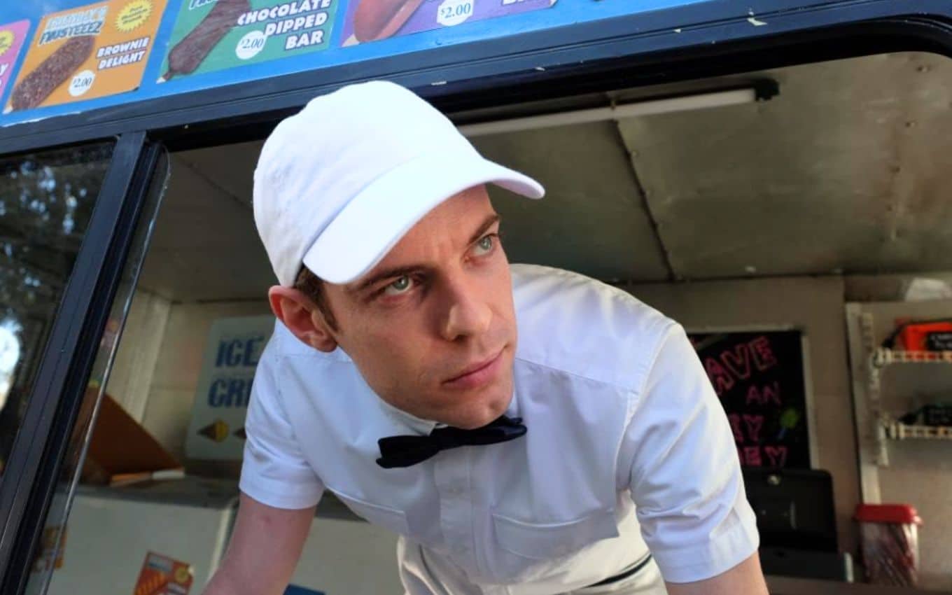 Suspense policial de Stephen King com 91% de aprovação estreia na Netflix