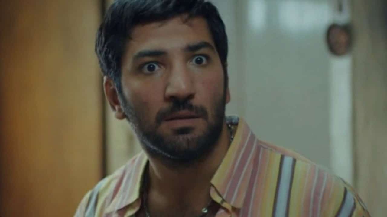 Novela Mãe: Cengiz ameaça Zeynep e exige dinheiro para devolver Melek