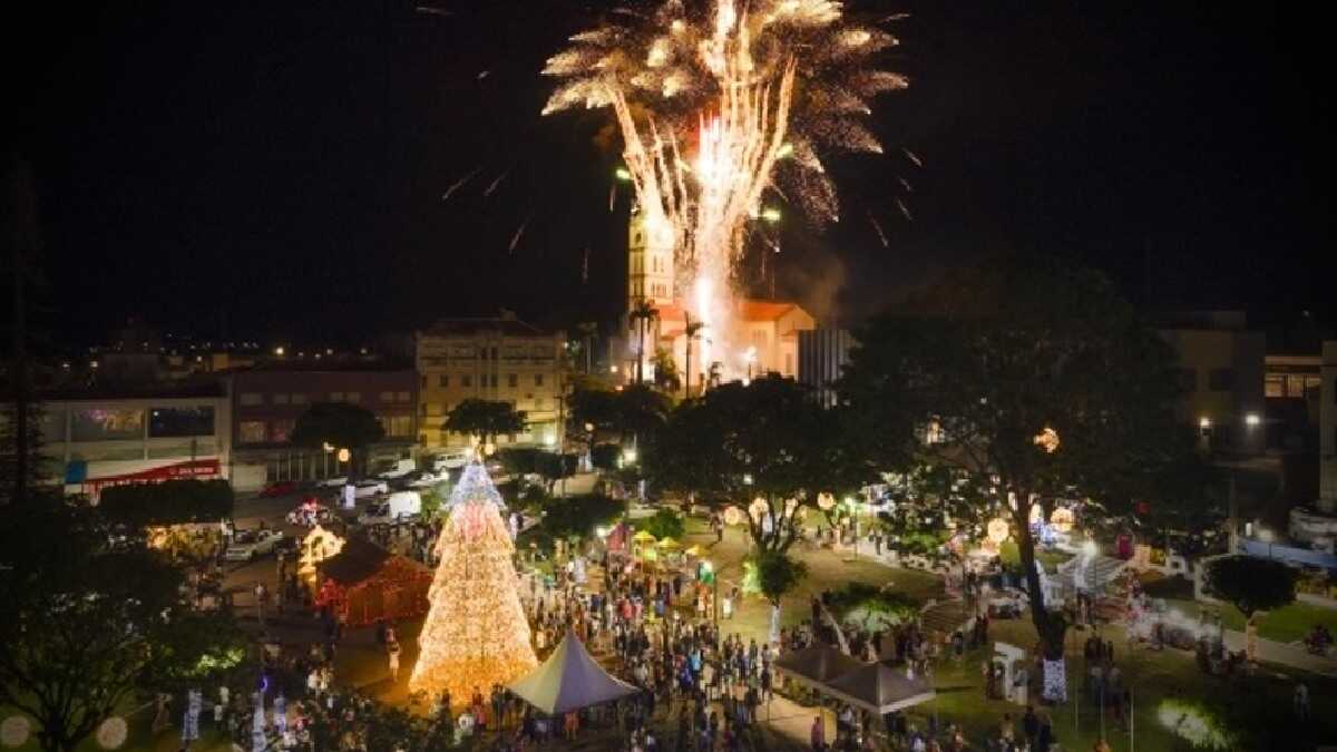 Natal movimenta cidades do noroeste paulista com shows e decoração luminosa