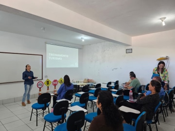 Prefeitura promove curso para taxistas sobre história e turismo de Pelotas
