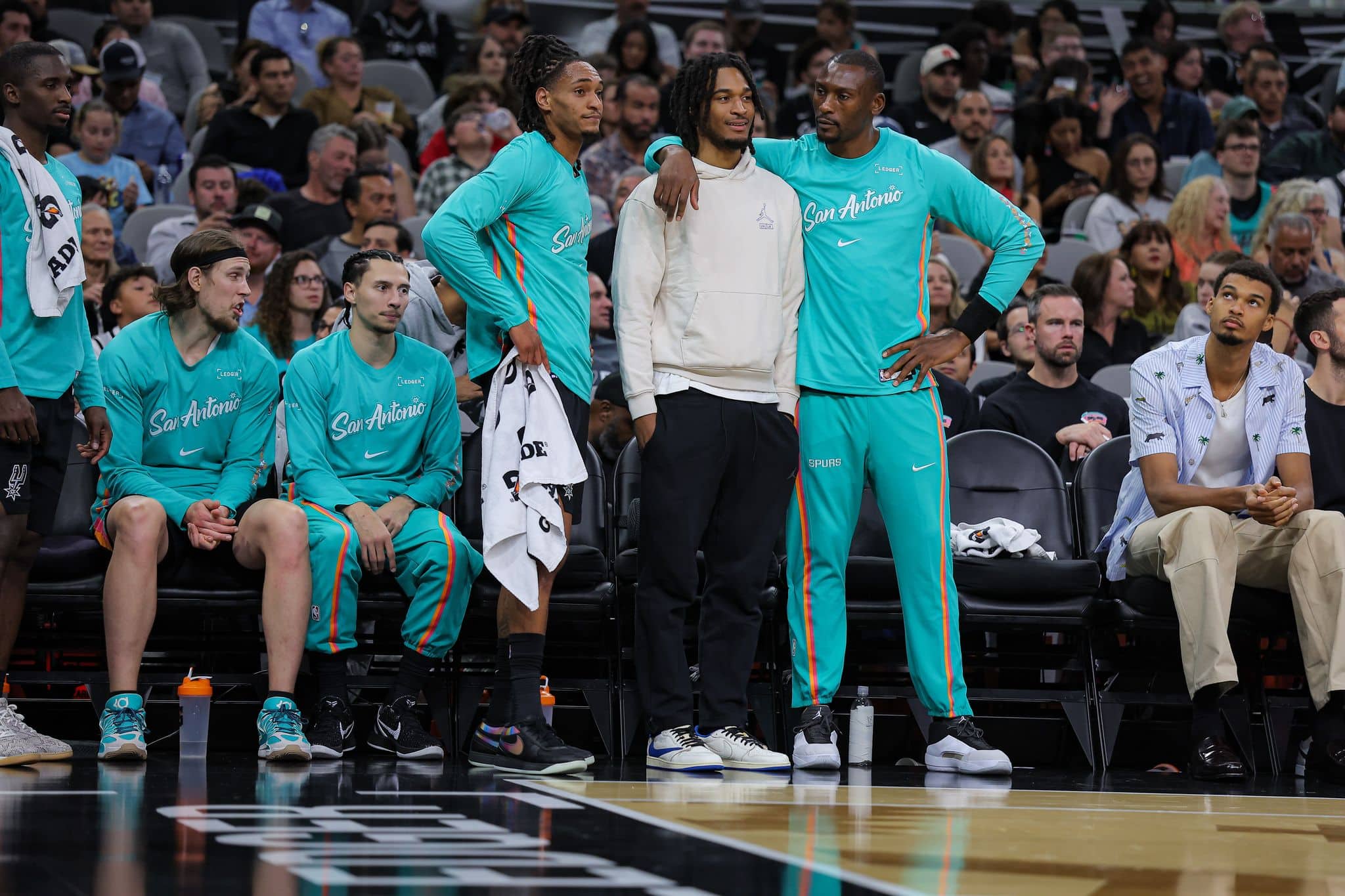 Castle returns to the Spurs as timeline clears up for Wembanyama