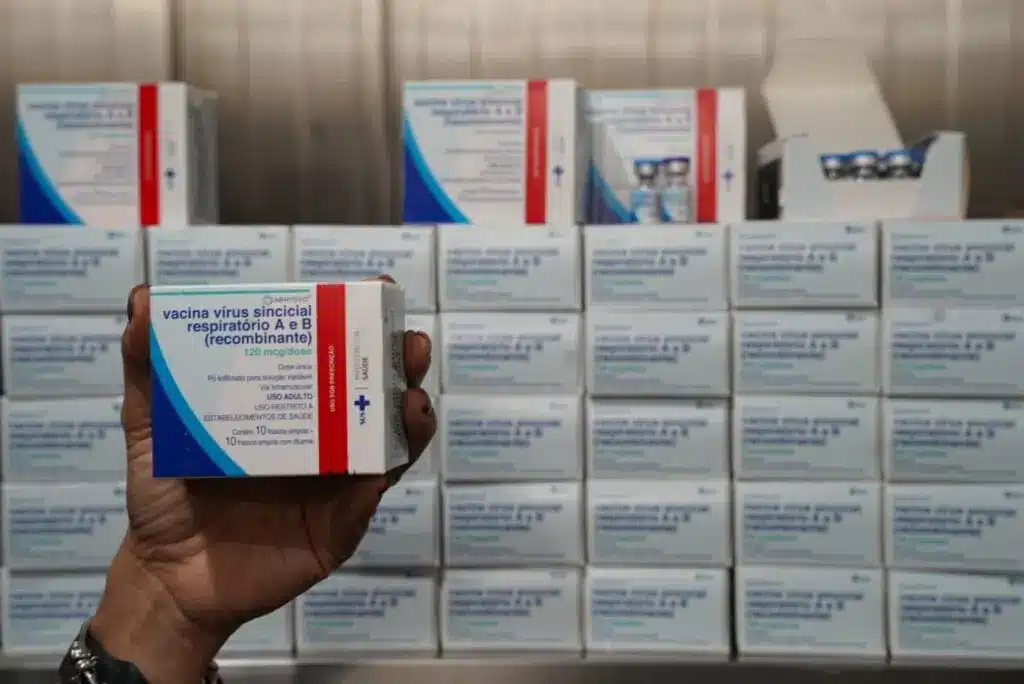 Goiás amplia proteção contra bronquiolite com vacinação de gestantes em Goiânia