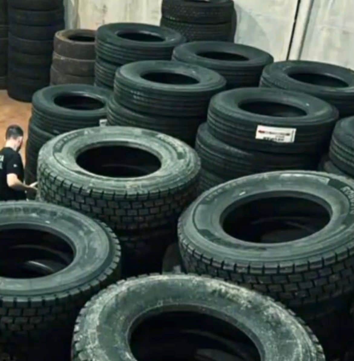 Polícia Federal e PRF apreendem 548 pneus contrabandeados em Mato Grosso