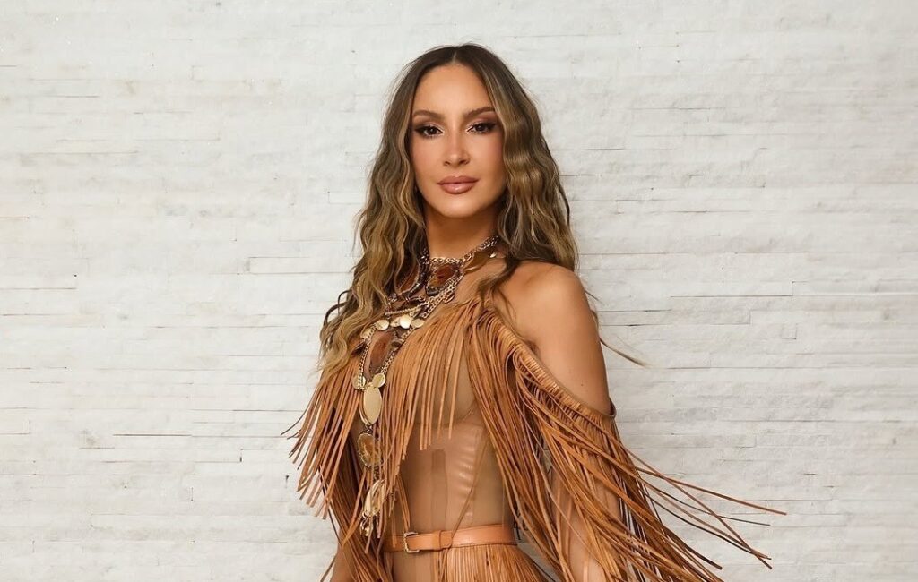 MP da Bahia acusa Claudia Leitte de discriminação religiosa e pede indenização milionária