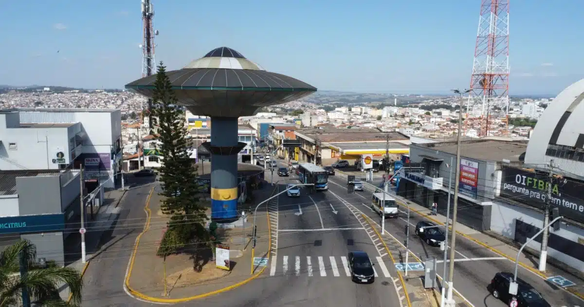 Mutirão da Dengue recolhe quatro caminhões de lixo e 62 pneus em Varginha