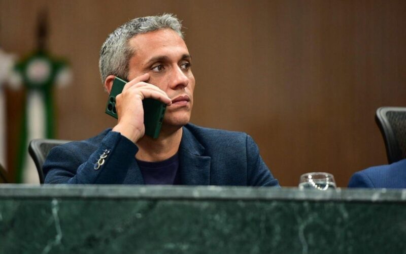 Novo admite abertura para filiação de Gayer, mas nega negociação