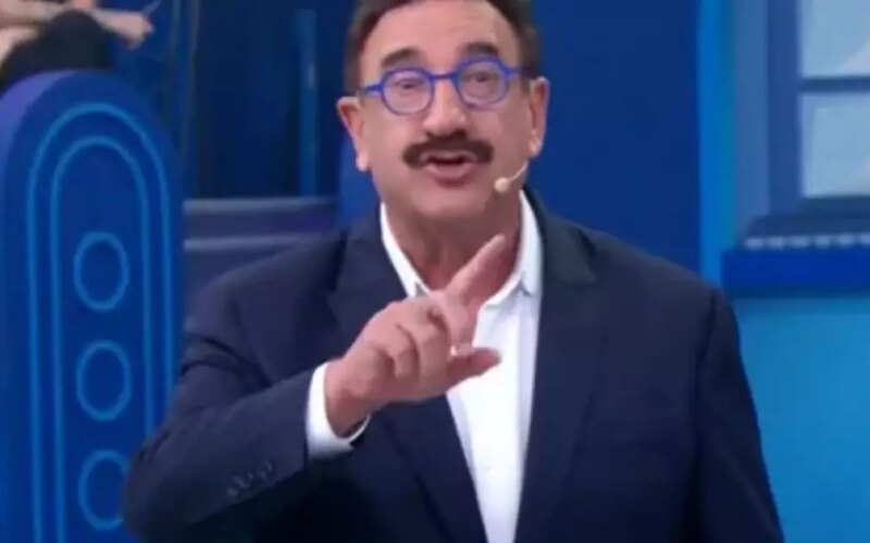 Ratinho toma atitude drástica após ser confundido com Nicolás Maduro