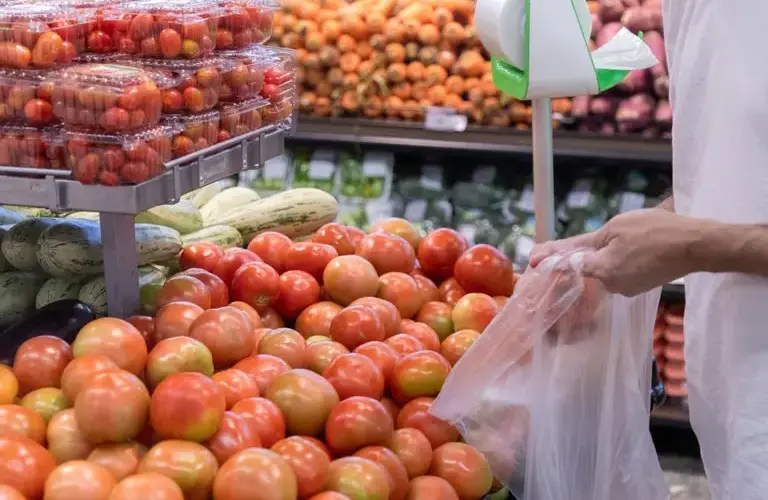 Cesta básica recua 2,46% em Goiânia no segundo semestre de 2025