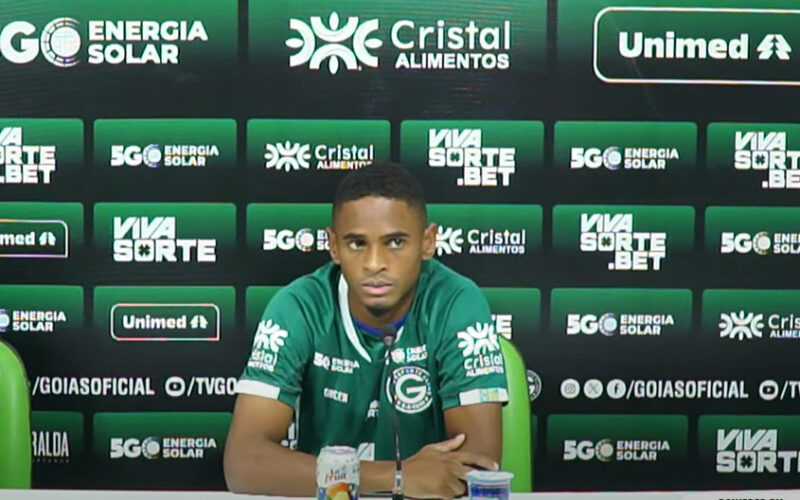 Remo acerta com atacante Jajá, ex-Goiás