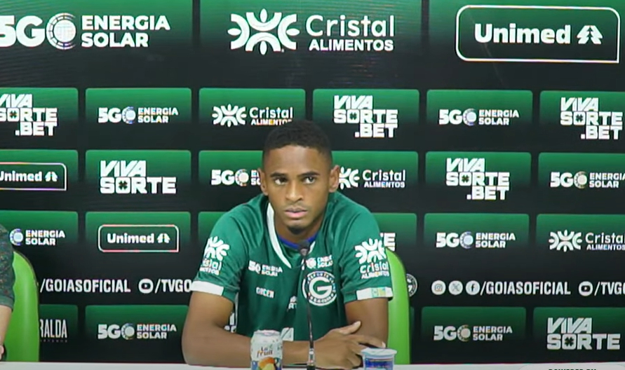 Remo acerta com atacante Jajá, ex-Goiás