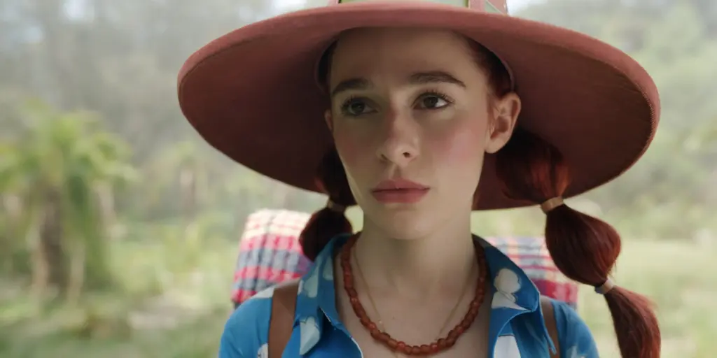 Sophia Anne Caruso como Miss Goldenweek em One Piece: A Série