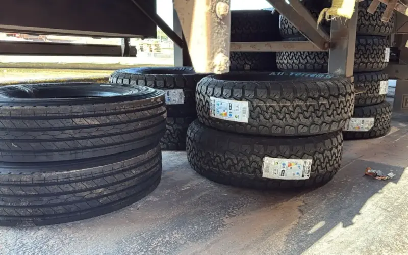 FISCALIZAÇÃO APREENDE 842 PNEUS, ALIMENTOS E QUADRICICLO EM SANTARÉM