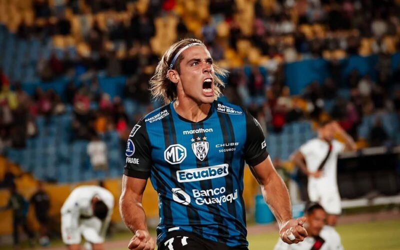 Atacante argentino Claudio Spinelli, do Independiente del Valle, é oferecido ao Vasco e está sendo analisado