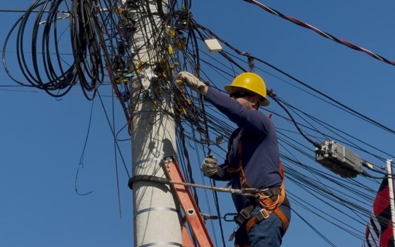 A Redação | Prefeitura de Goiânia atende 323 pedidos para retiradas de fios baixos ou caídos na capital