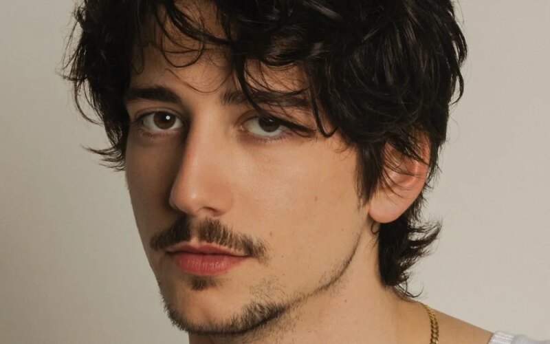 Conheça Milo Manheim, ator que viverá Flynn Ryder em nova adaptação