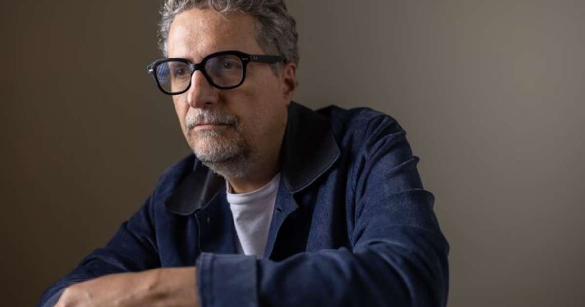 Quem é o diretor de O Agente Secreto, filme brasileiro indicado ao Globo de Ouro?