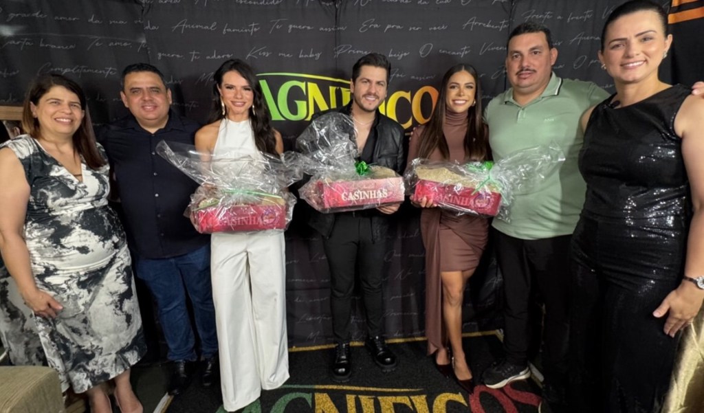 Ao lado de Chaparral, prefeita Juliana prestigia noite especial de shows da Festa de São Sebastião de Casinhas