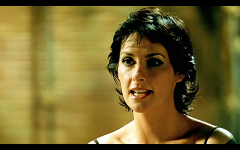 Enya e a história da artista que nunca fez shows