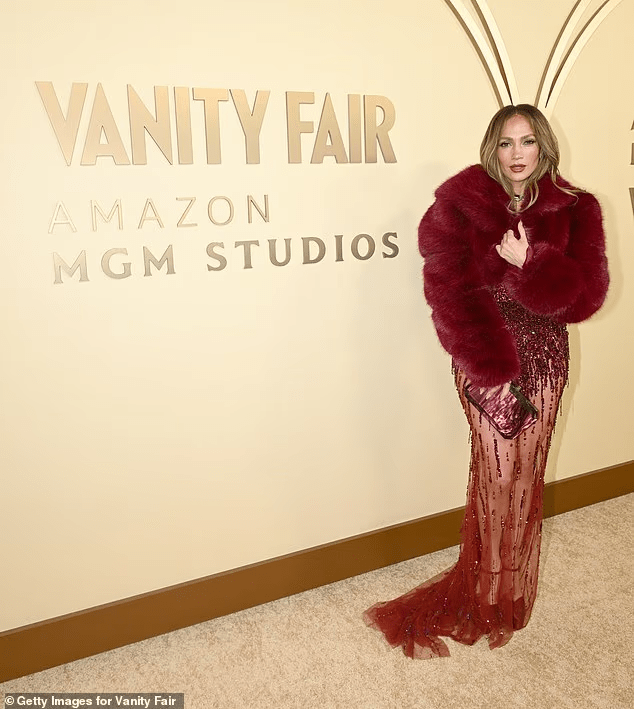 Jennifer Lopez faz piada com o apelido "Bennifer" no Globo de Ouro e prova que superou Ben Affleck