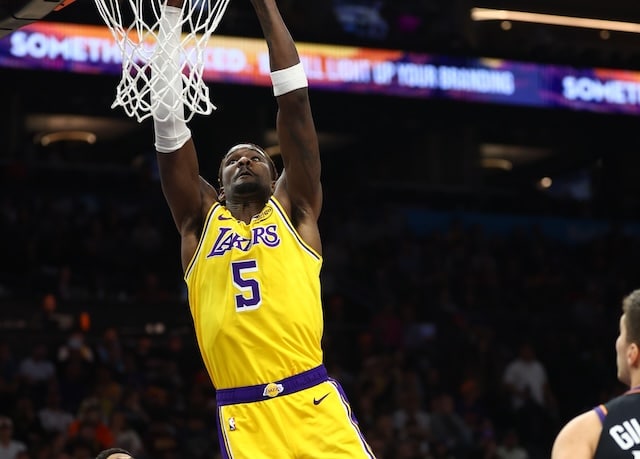 JJ Redick Insinuates Deandre Ayton Frustrated With Lack Of Touches