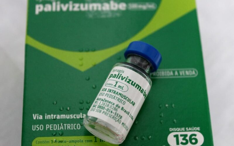 Goiânia reforça doses de prevenção contra vírus respiratório em crianças
