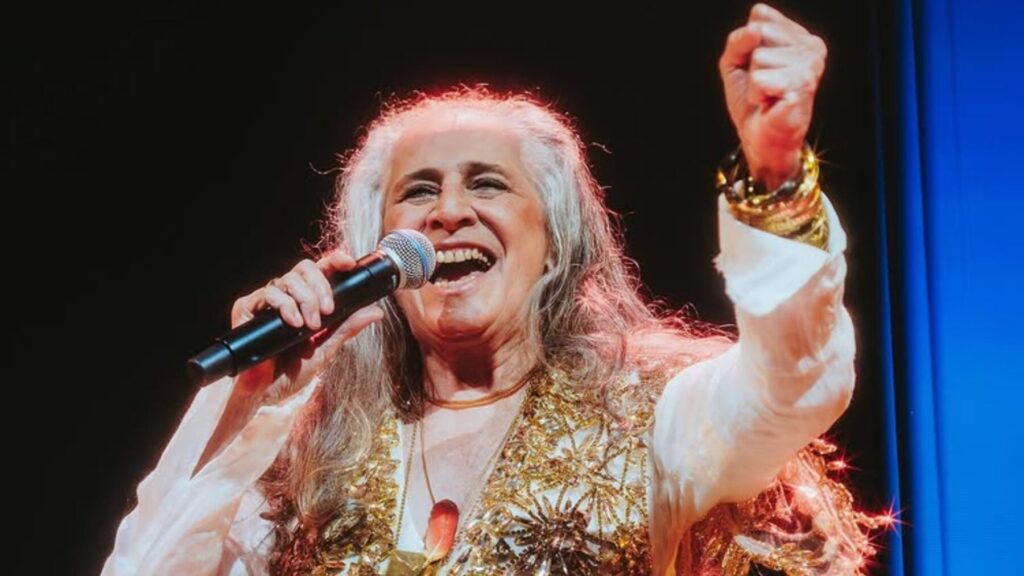 Maria Bethânia lança samba antes de gravar shows no Rio