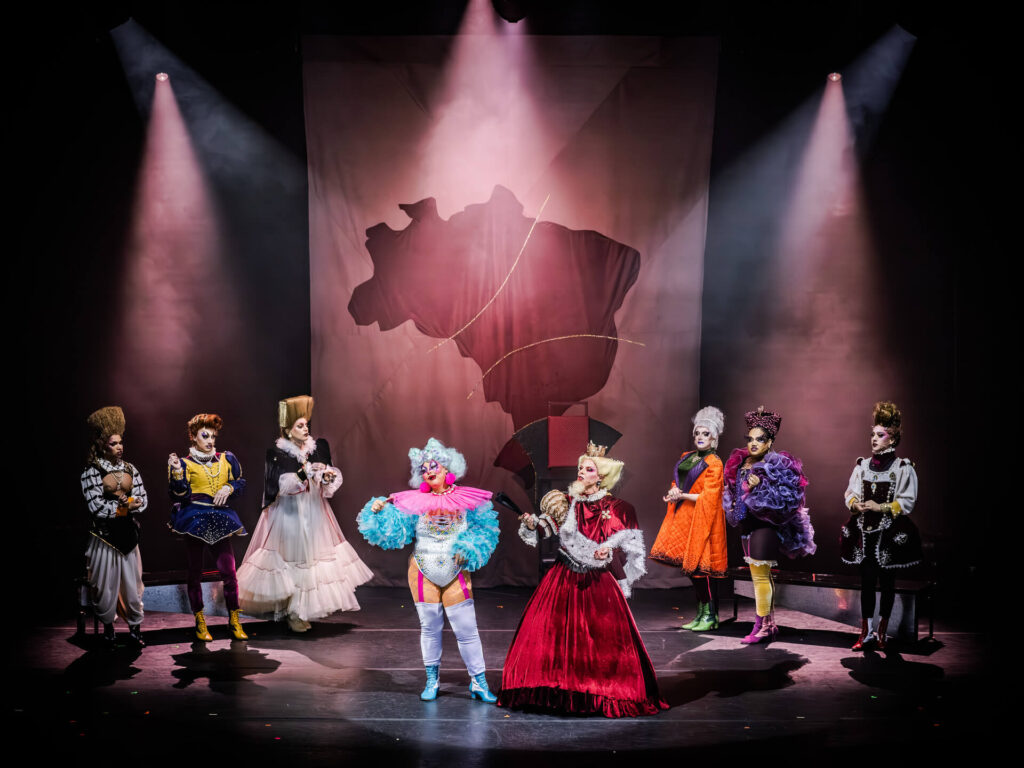 "Rei Lear" com drag queens volta a São Paulo