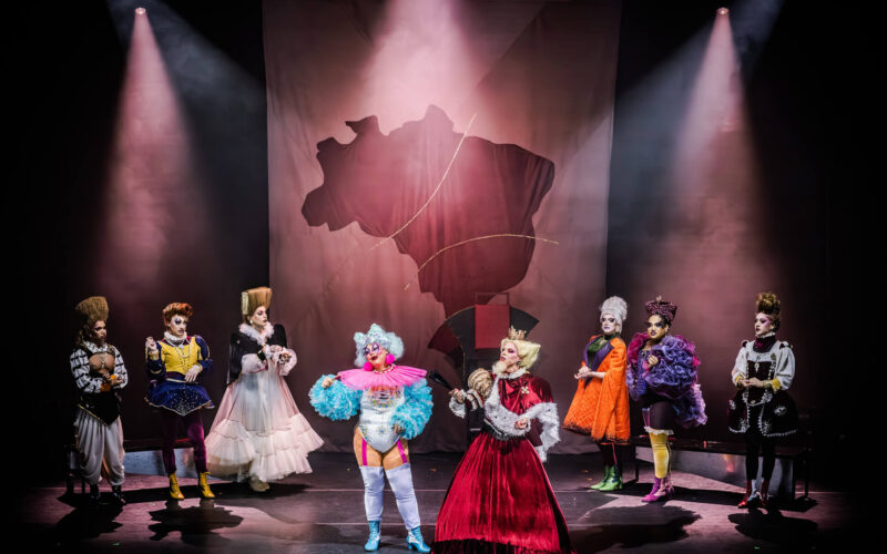 "Rei Lear" com drag queens volta a São Paulo