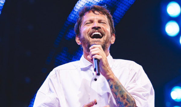 Shows reúnem foliões após a dispersão do bloco, com apresentações da Orquestra do Papão e de Saulo FeRio Grande do Norteandes