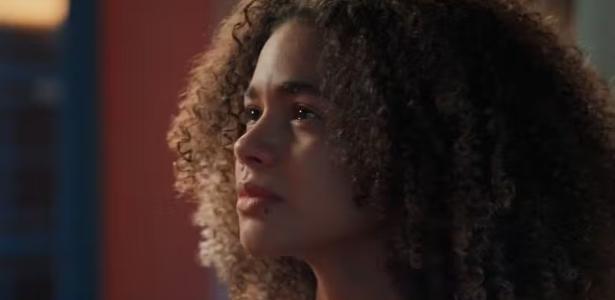 Alana Cabral como Joélly em