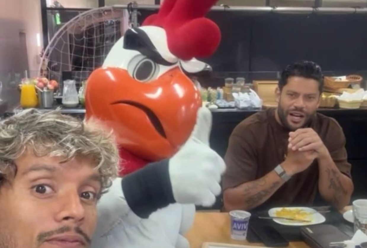 Hulk se apresenta na Cidade do Galo após divergência com Atlético