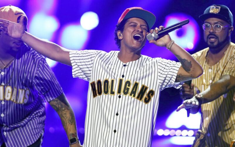 Bruno Mars announces Colorado stadium concert