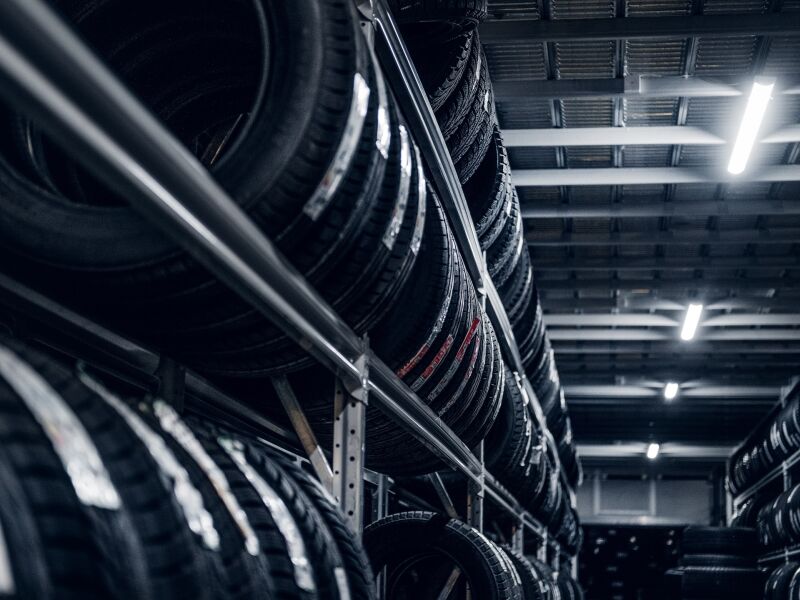 Vendas de pneus no País caem 5,8% em 2025; indústria pede mais barreiras a importados