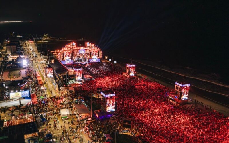 Show de Edson e Hudson no Litoral do Paraná tem público de 134 mil pessoas em Matinhos: veja fotos