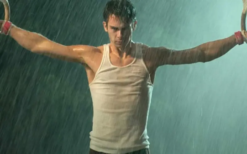 Filme retrata trajetória de ginasta universitário após mudança de perspectiva