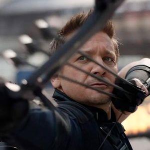 De Jeremy Renner a Tom Welling! Confira as séries de super-heróis que os galãs atuam e você deveria assistir