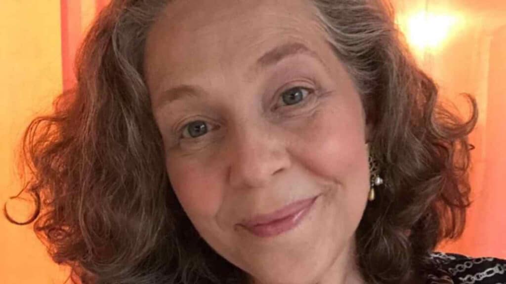 Isabela Garcia fazendo pose para foto