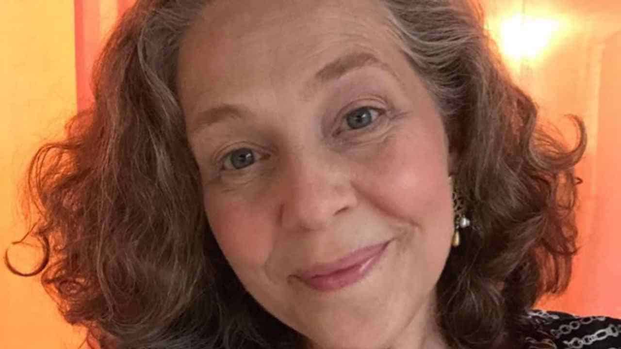 Isabela Garcia fazendo pose para foto