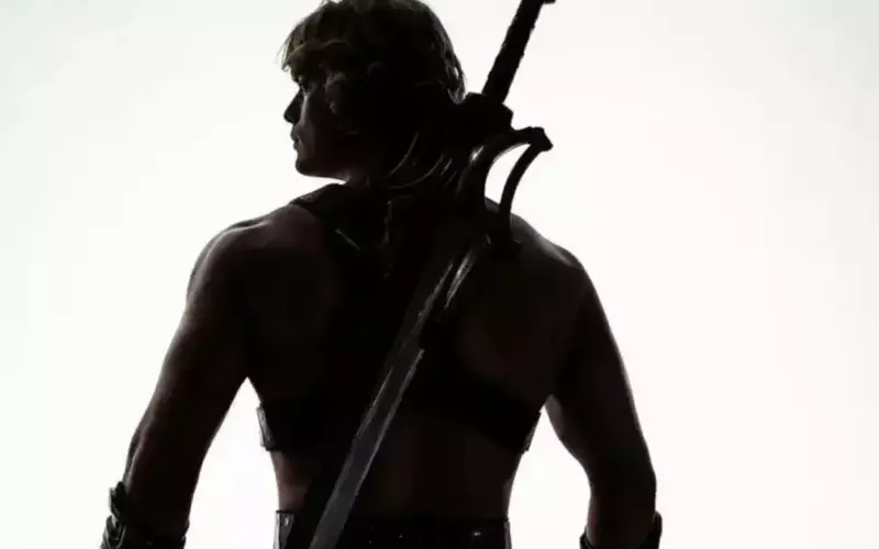 Man | Veja o personagem empunhando a Espada do Poder